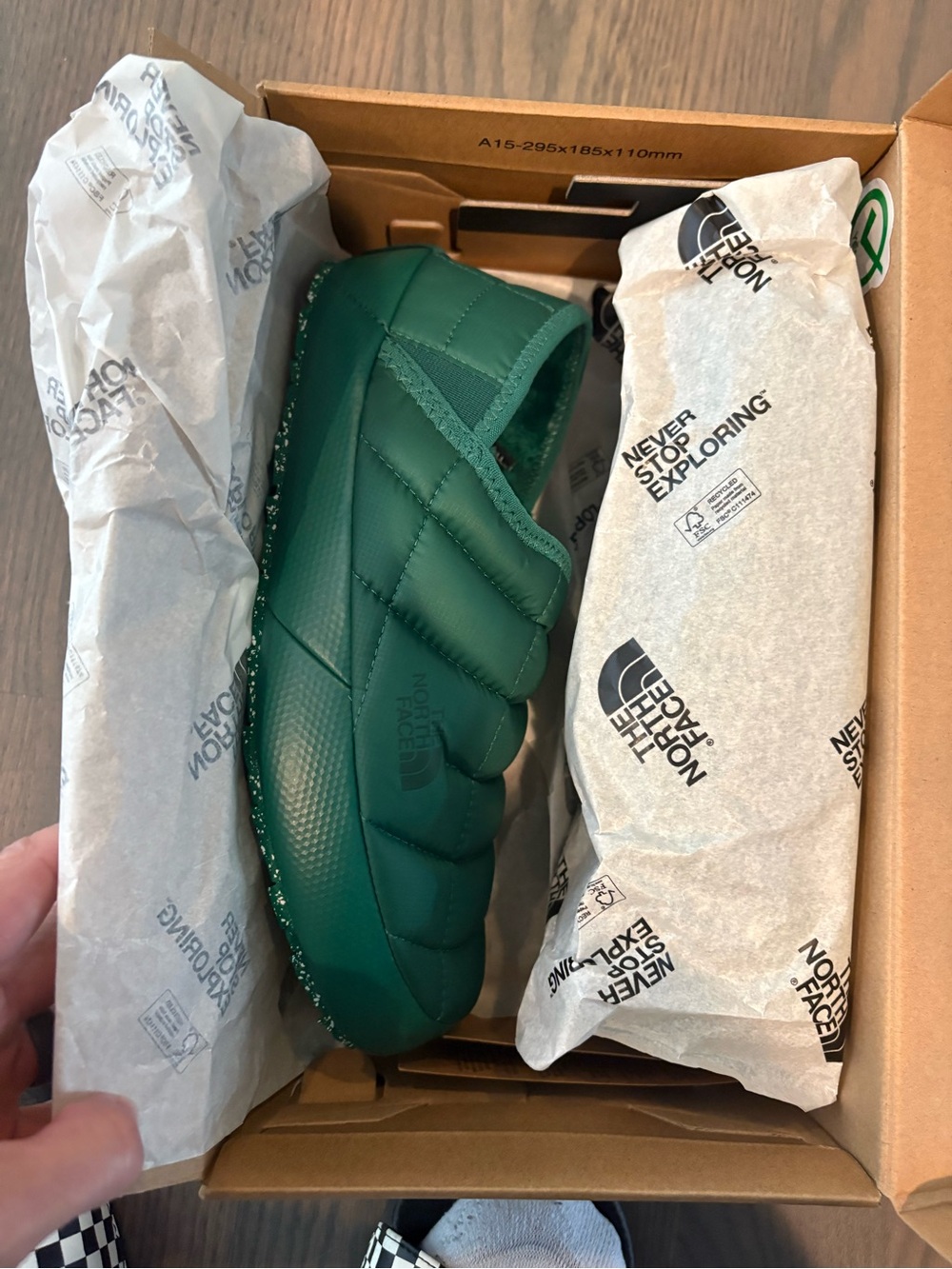 NEW North Face Thermoball Traction Mule Size 8 Evergreen
